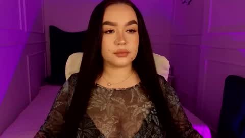 Snapshot of tinafox_ chatting on March 2026 08:31:02 AM hi im curvy babyface girlie Tina online show from March 2026 08:31:02 AM