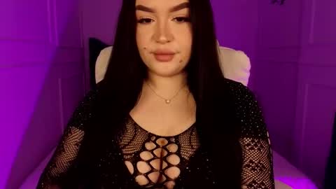 Snapshot of tinafox_ chatting on March 2026 08:07:01 AM hi im curvy babyface girlie Tina online show from March 2026 08:07:01 AM