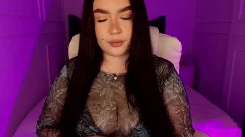 Snapshot of tinafox_ chatting on March 2026 08:26:33 AM hi im curvy babyface girlie Tina online show from March 2026 08:26:33 AM