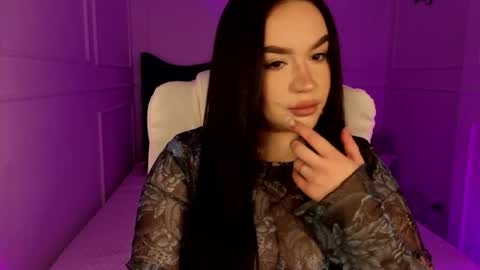 Snapshot of tinafox_ chatting on April 2026 07:09:01 AM hi im curvy babyface girlie Tina online show from April 2026 07:09:01 AM