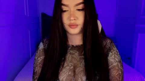 Snapshot of tinafox_ chatting on May 2026 02:43:01 PM hi im curvy babyface girlie Tina online show from May 2026 02:43:01 PM