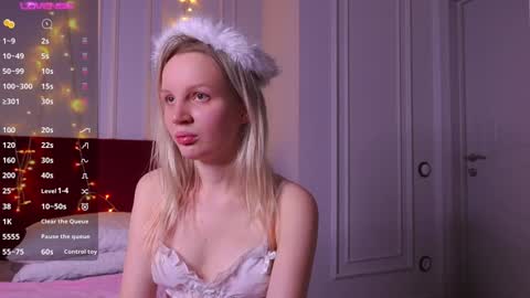 tinasiner online show from December 2024 01:49:02 PM