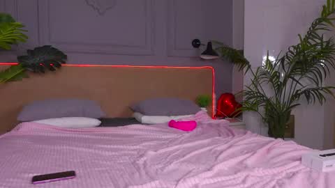 tinasiner online show from March 2025 07:07:02 PM