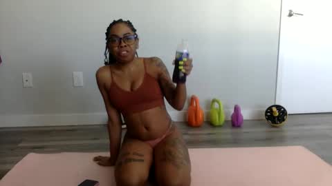 Snapshot of tineebadass chatting on May 2026 12:22:02 PM TineeBadass online show from May 2026 12:22:02 PM