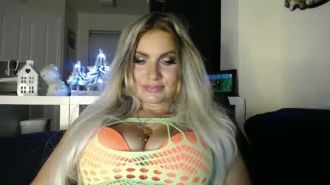 Snapshot of tinkerbell822 chatting on December 2024 04:16:02 PM tinkerbell822 online show from December 2024 04:16:02 PM