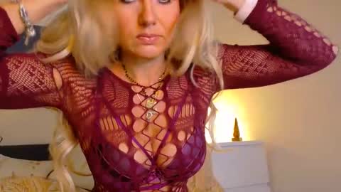 Snapshot of tinkerbell822 chatting on October 2025 08:04:02 AM tinkerbell822 online show from October 2025 08:04:02 AM