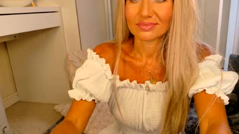 tinkerbell822 online show from July 2026 07:23:01 AM