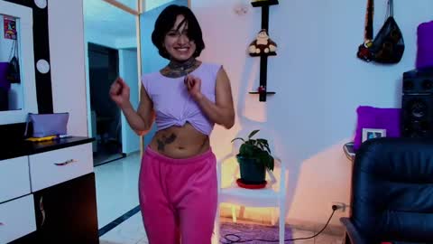 I AM BELLA  ----------- follow my  IG  TINNS 69 online show from January 2025 08:20:01 AM