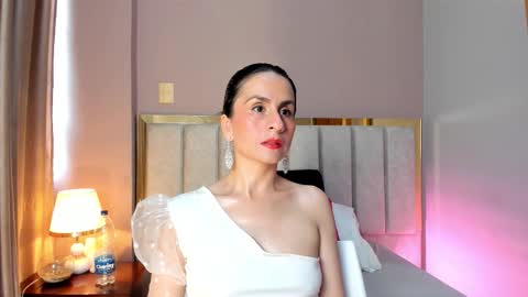 Snapshot of tinnamoon chatting on March 2026 02:17:02 PM Tina Moon online show from March 2026 02:17:02 PM