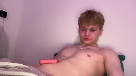 Snapshot of tinnydoll chatting on March 2026 05:18:02 PM TinnyDoll online show from March 2026 05:18:02 PM