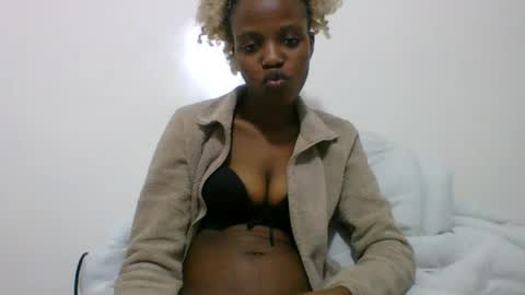 Snapshot of tiny_charm chatting on July 2026 10:12:01 PM tiny_charm online show from July 2026 10:12:01 PM