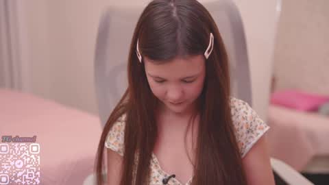 Lyssa     online show from April 2026 05:03:01 PM