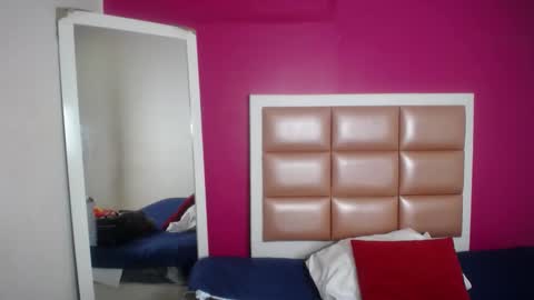 tiny_sarah1 online show from November 2025 04:33:02 AM