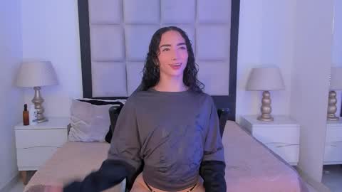 Thomm  Independent Model online show from February 2026 06:39:02 AM