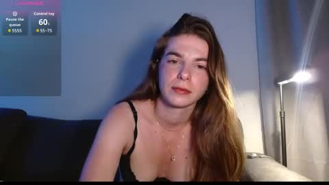 Snapshot of tinyheat chatting on April 2026 11:48:01 PM Tiny online show from April 2026 11:48:01 PM