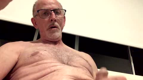 Snapshot of tinyjack_61 chatting on February 2025 10:37:02 AM Tiny Jack online show from February 2025 10:37:02 AM