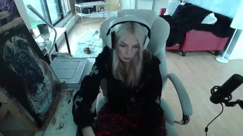 stage Kylie Sinner  brand CLITBAIT online show from January 2025 12:33:01 PM