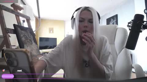 stage Kylie Sinner  brand CLITBAIT online show from March 2026 01:08:01 PM