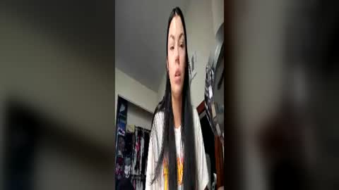 Snapshot of tinykylie chatting on June 2026 12:15:01 PM stage Kylie Sinner brand CLITBAIT online show from June 2026 12:15:01 PM