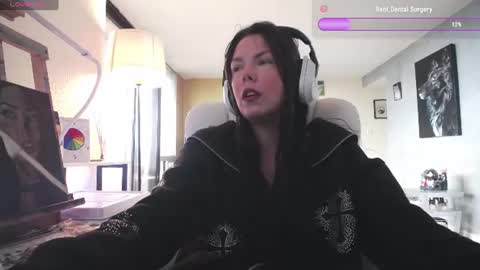 Snapshot of tinykylie chatting on July 2026 09:10:01 PM stage Kylie Sinner brand CLITBAIT online show from July 2026 09:10:01 PM
