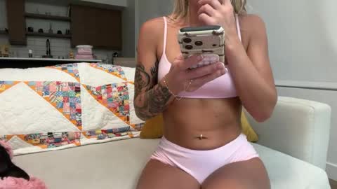 Snapshot of tinytayy chatting on July 2026 03:59:02 AM tinytayy online show from July 2026 03:59:02 AM