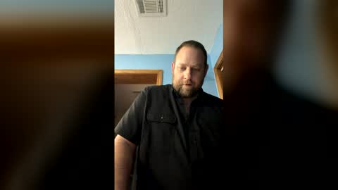 Snapshot of tipman84 chatting on April 2026 12:23:01 AM C online show from April 2026 12:23:01 AM