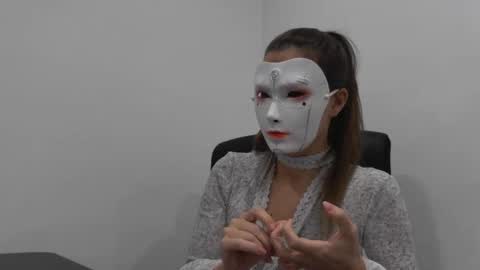 Tinks online show from December 2025 11:10:01 PM