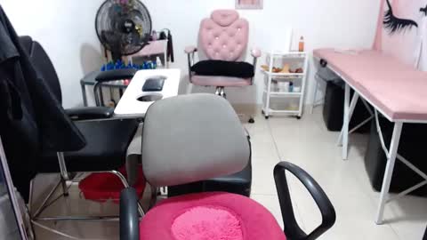 Snapshot of titsbiglovers chatting on October 2025 12:32:02 AM DIVA online show from October 2025 12:32:02 AM