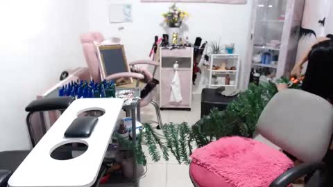 Snapshot of titsbiglovers chatting on November 2025 11:06:01 PM DIVA online show from November 2025 11:06:01 PM