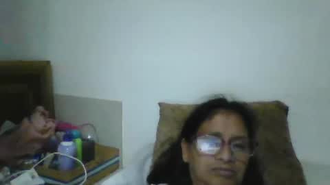 Ester online show from November 2025 02:33:01 AM
