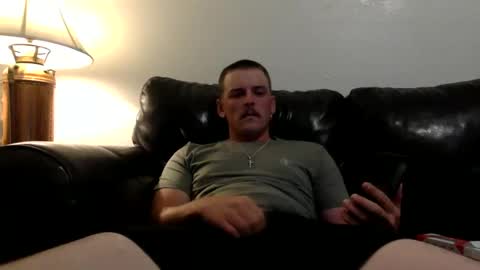 Snapshot of tnich28 chatting on October 2025 02:09:01 AM tnich28 online show from October 2025 02:09:01 AM