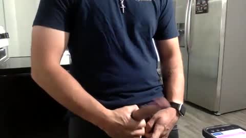 Snapshot of tnich28 chatting on October 2025 10:10:01 PM tnich28 online show from October 2025 10:10:01 PM