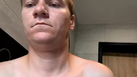 Snapshot of tobiasz950215 chatting on June 2026 04:06:01 PM tobiasz950215 online show from June 2026 04:06:01 PM