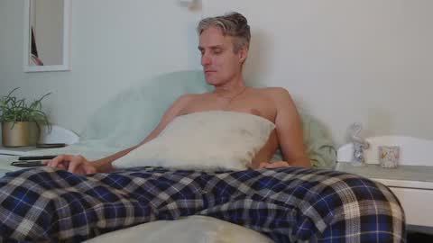 Snapshot of toffmen chatting on December 2024 02:53:01 PM Daniel Bisexual uncut 20cm online show from December 2024 02:53:01 PM