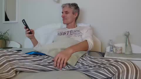 Snapshot of toffmen chatting on December 2024 02:22:02 PM Daniel Bisexual uncut 20cm online show from December 2024 02:22:02 PM