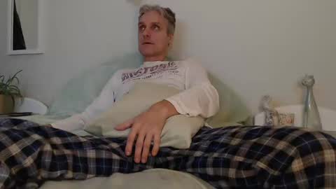 Snapshot of toffmen chatting on December 2024 02:45:01 PM Daniel Bisexual uncut 20cm online show from December 2024 02:45:01 PM