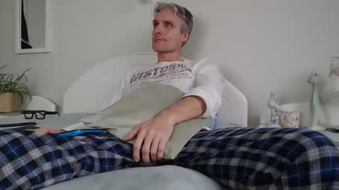 Snapshot of toffmen chatting on December 2024 09:01:01 AM Daniel Bisexual uncut 20cm online show from December 2024 09:01:01 AM