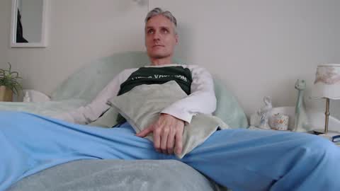 Snapshot of toffmen chatting on January 2025 08:00:01 AM Daniel Bisexual uncut 20cm online show from January 2025 08:00:01 AM