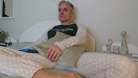 Snapshot of toffmen chatting on February 2025 03:17:02 PM Daniel Bisexual uncut 20cm online show from February 2025 03:17:02 PM