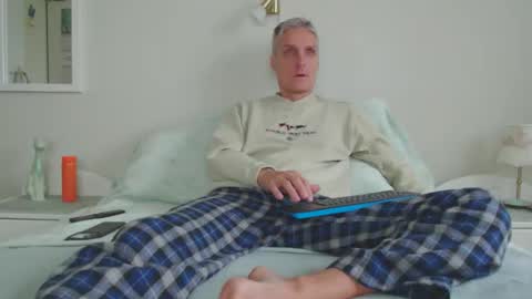 Snapshot of toffmen chatting on September 2025 05:52:02 AM Daniel Bisexual uncut 20cm online show from September 2025 05:52:02 AM