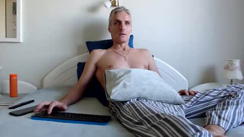 Snapshot of toffmen chatting on October 2025 06:45:01 AM Daniel Bisexual uncut 20cm online show from October 2025 06:45:01 AM