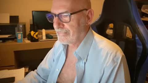 Togbear online show from February 2025 09:31:01 PM