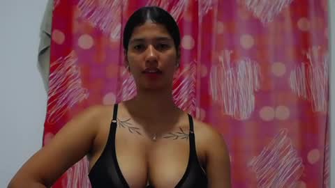 Snapshot of tokihoney chatting on December 2024 11:01:02 PM Adela y juan online show from December 2024 11:01:02 PM