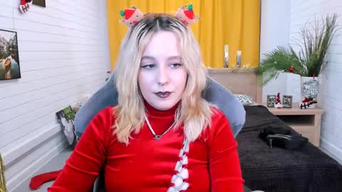Snapshot of tollimoll chatting on December 2024 08:15:02 AM Tolli Moll online show from December 2024 08:15:02 AM