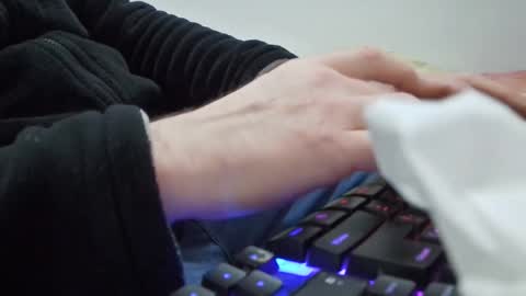 toloneo1 online show from April 2026 02:03:02 PM