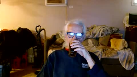Snapshot of tom112292014 chatting on May 2026 12:35:01 PM tom112292014 online show from May 2026 12:35:01 PM