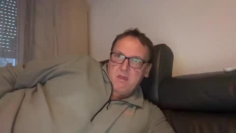 Snapshot of tom6644 chatting on January 2025 04:30:02 PM Tom online show from January 2025 04:30:02 PM