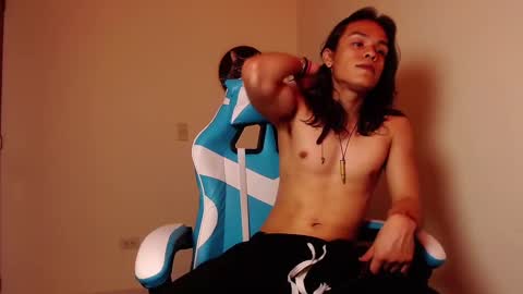 tom online show from October 2025 03:39:02 AM