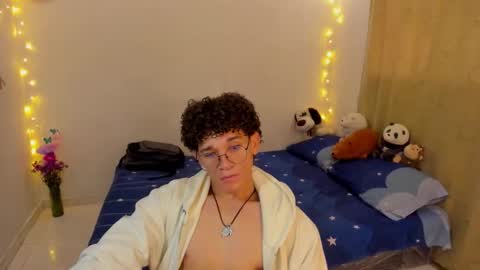 Tom Blue online show from November 2025 03:44:01 PM