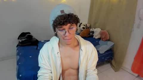 Tom Blue online show from February 2026 12:19:01 PM